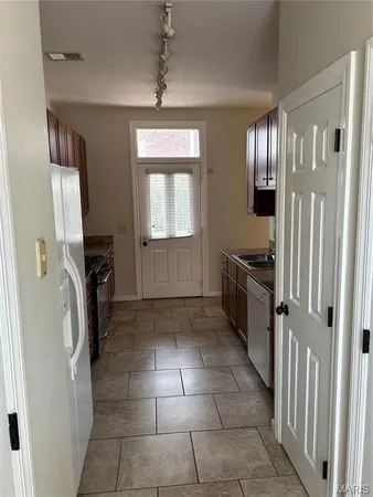 $1,875 | 816 Ann Avenue, St. Louis, MO 63104