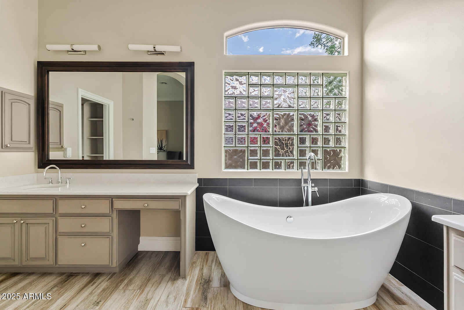 4055 North Recker Road, Unit 82 Mesa, AZ 85215 - Photo 15 of 62 Primary bathroom