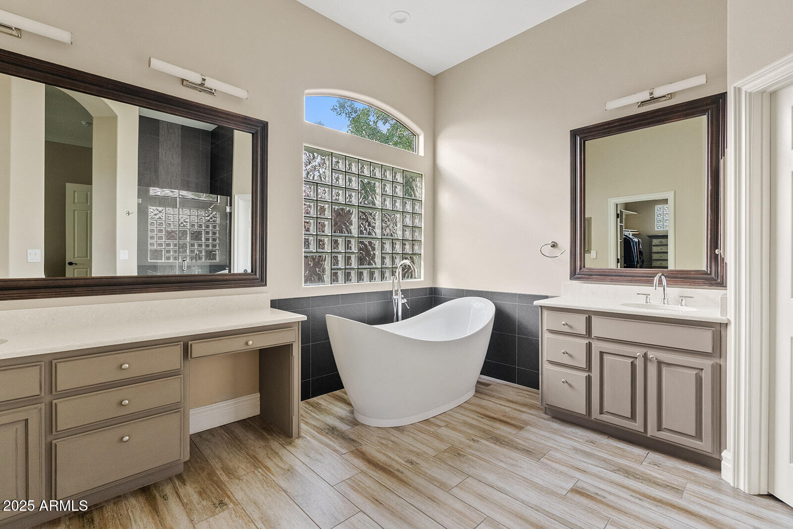 4055 North Recker Road, Unit 82 Mesa, AZ 85215 - Photo 16 of 62 Primary bathroom