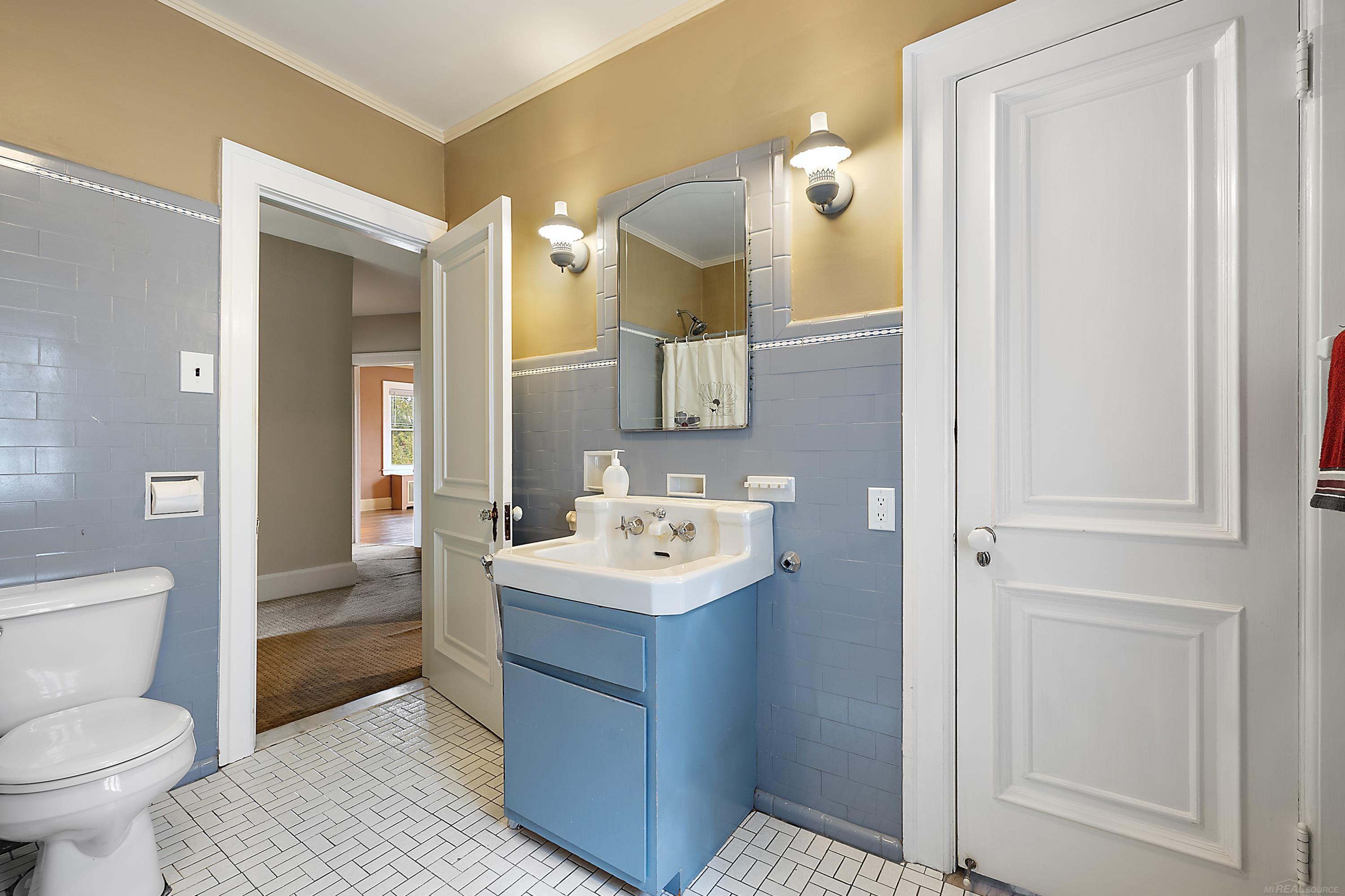 1371 Bedford Road Grosse Pointe Park, MI 48230 - Photo 23 of 44