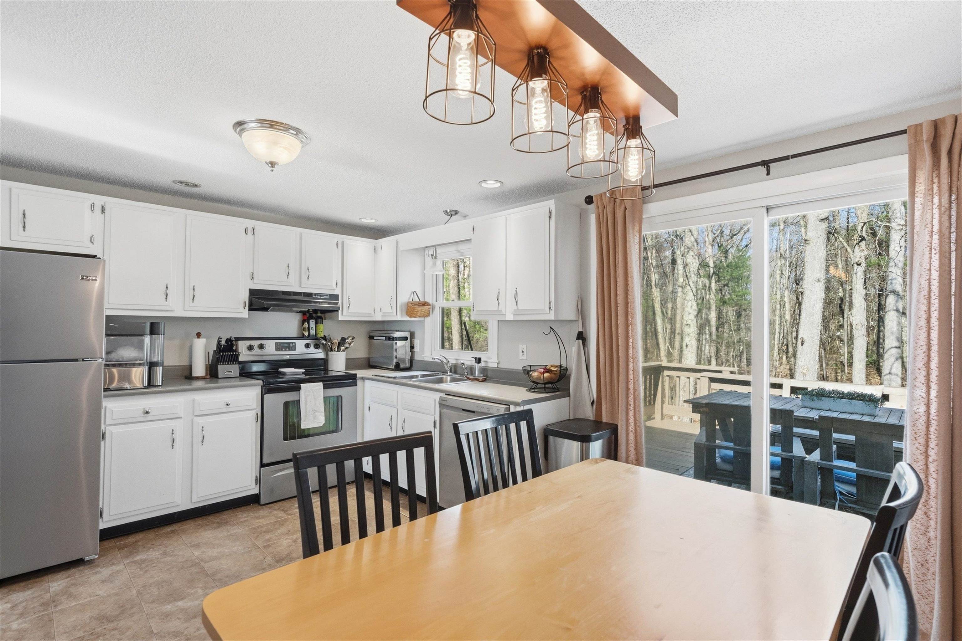 22 Derryfield Road, Unit R Derry, NH 03038 - Photo 14 of 47