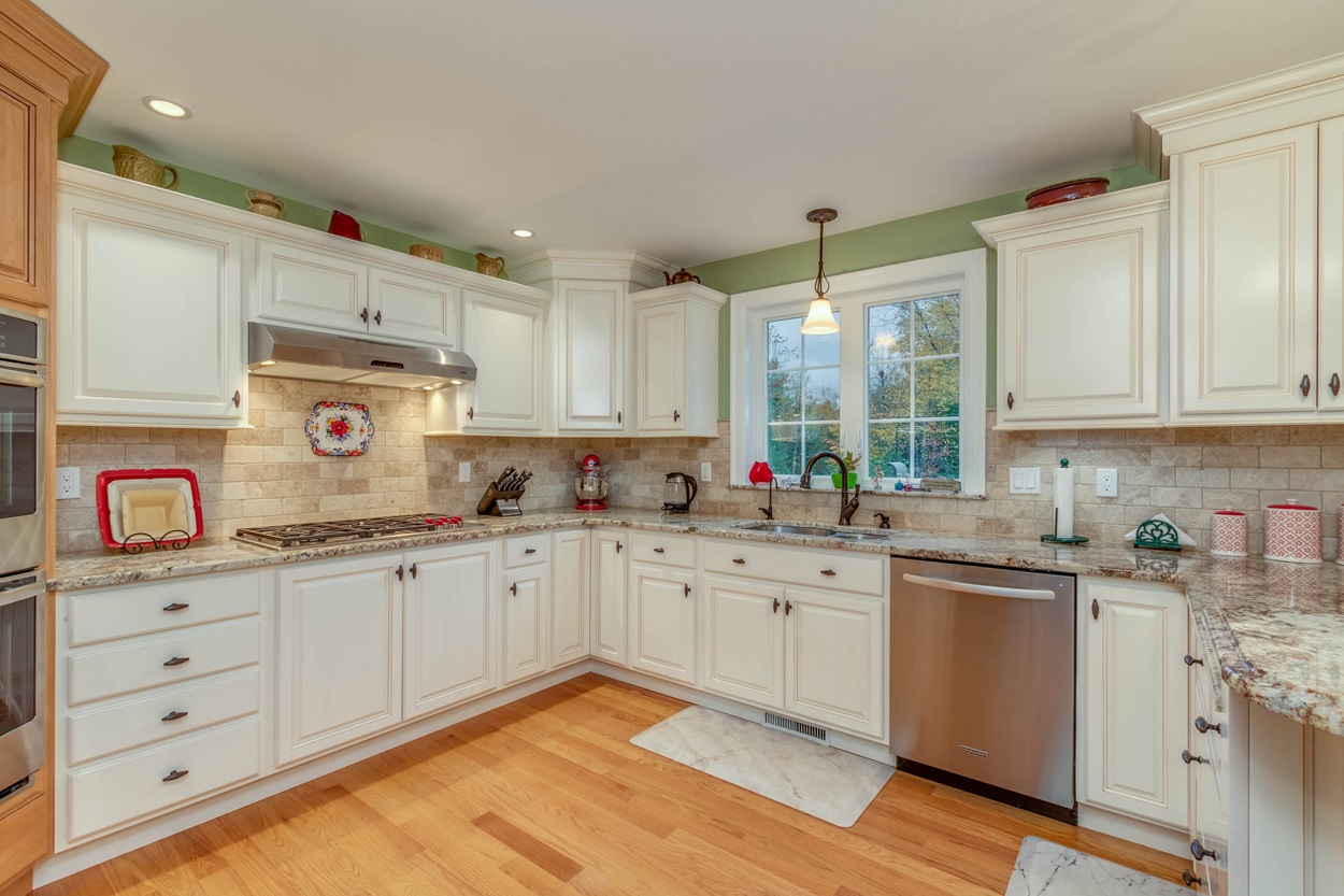 144 Peaslee Road Bow, NH 03304 - Photo 3 of 40