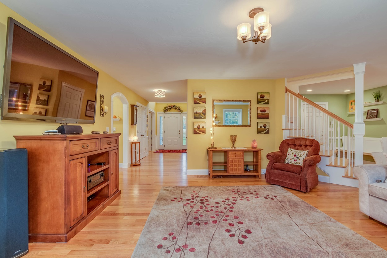 144 Peaslee Road Bow, NH 03304 - Photo 22 of 40
