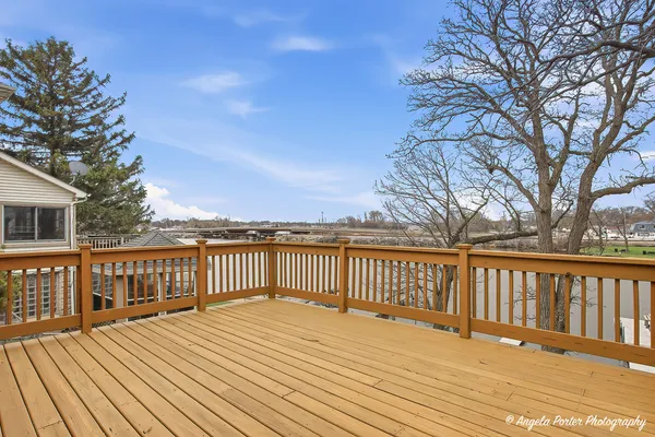 $449,900 | 182 Riverside Island Drive, Fox Lake, IL 60020
