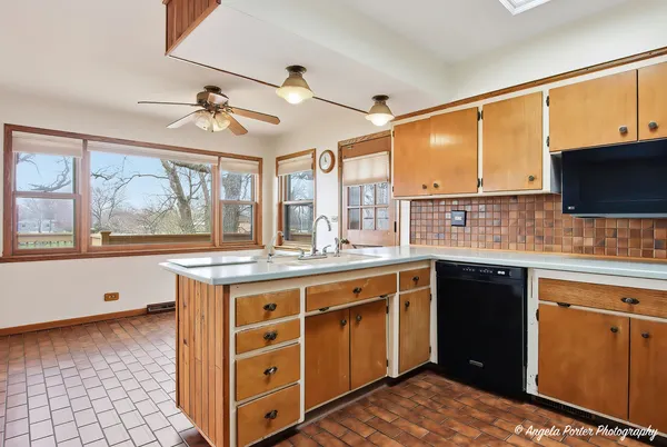 $449,900 | 182 Riverside Island Drive, Fox Lake, IL 60020
