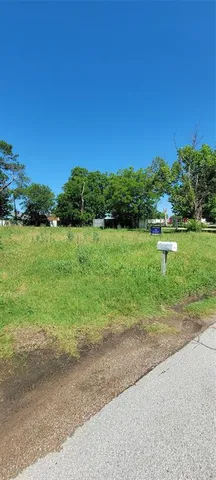 $120,000 | 208 Broadmoor Avenue, Arlington, TX 76010