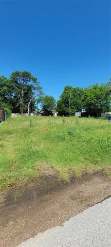 $120,000 | 208 Broadmoor Avenue, Arlington, TX 76010