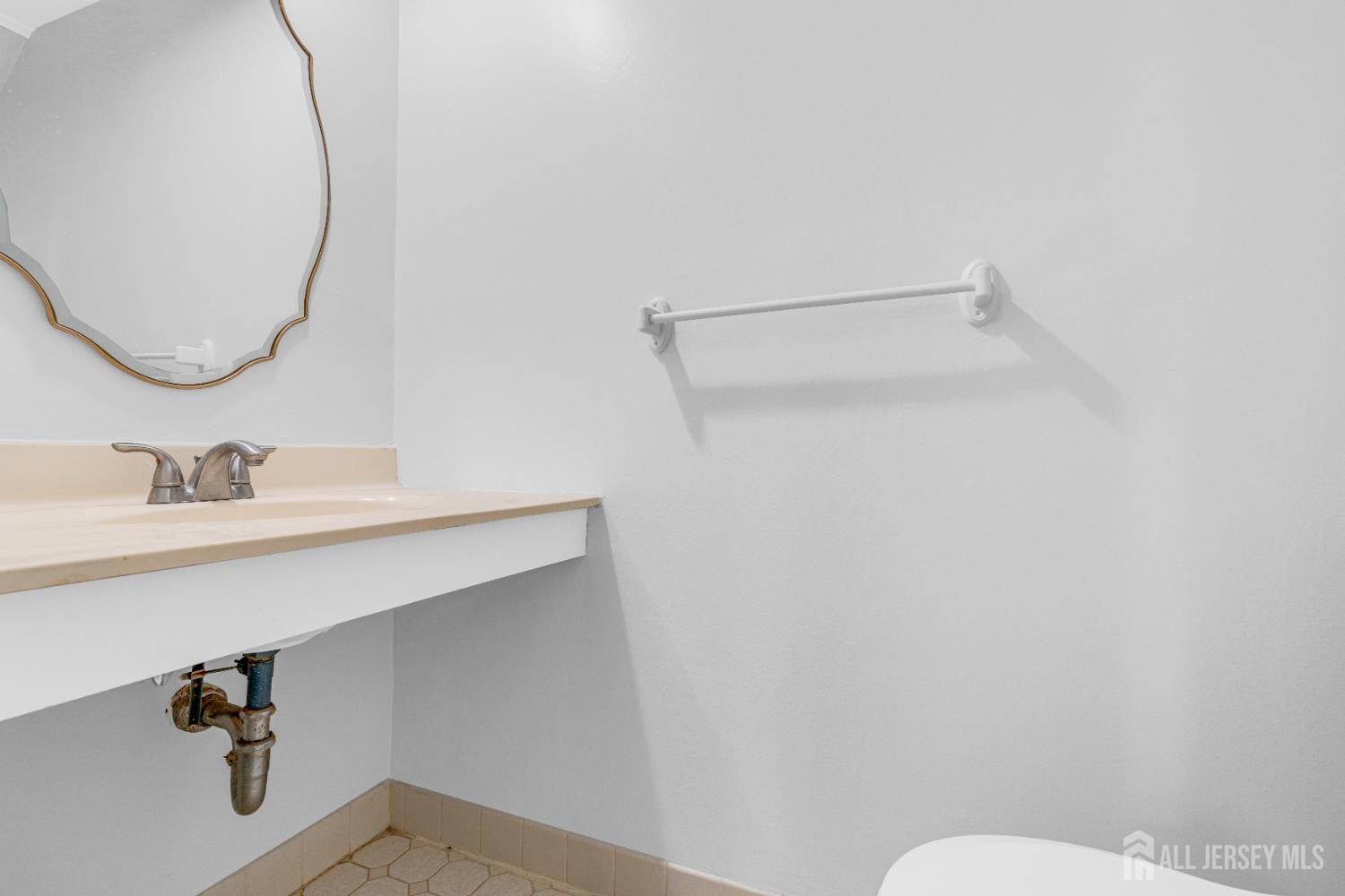 1505 Maplecrest Road Edison, NJ 08820 - Photo 16 of 26 Gallery Image 16