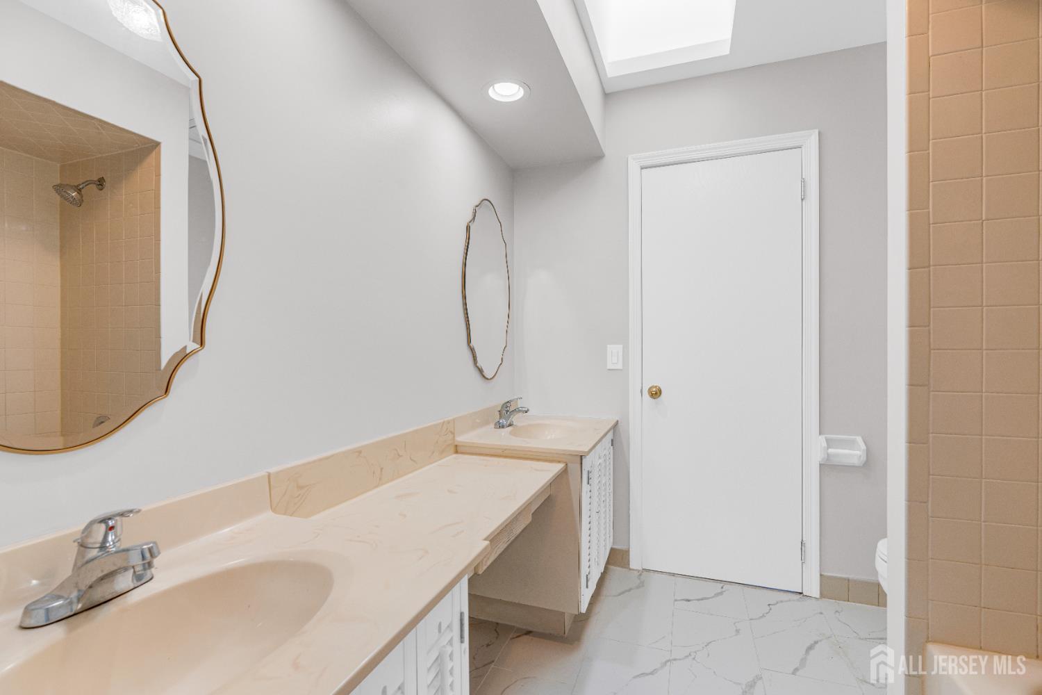 1505 Maplecrest Road Edison, NJ 08820 - Photo 21 of 26 Gallery Image 21