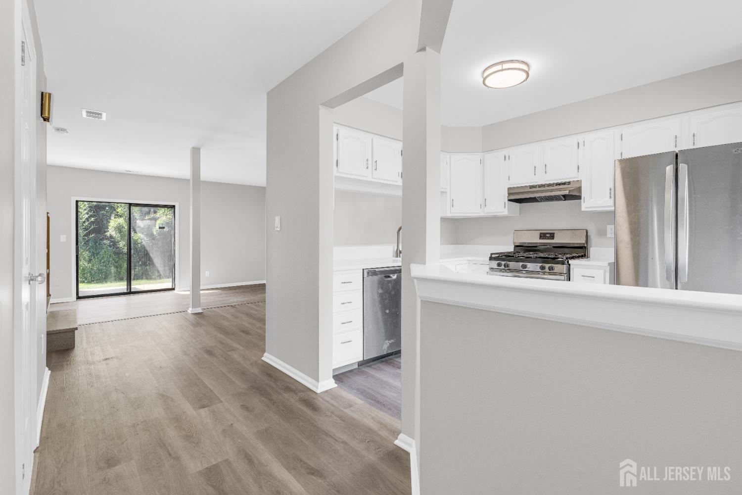 1505 Maplecrest Road Edison, NJ 08820 - Photo 5 of 26 Gallery Image 5
