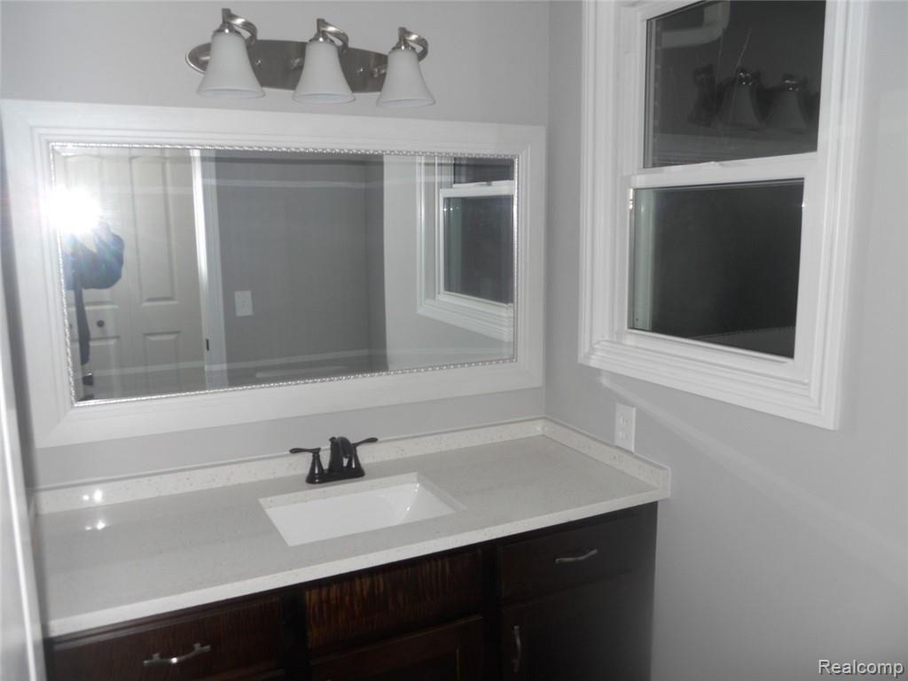 385 Apple Hill Lane Rochester Hills, MI 48306 - Photo 13 of 32