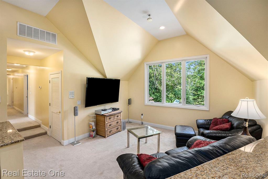1301 Romney Road Bloomfield Hills, MI 48304 - Photo 30 of 41