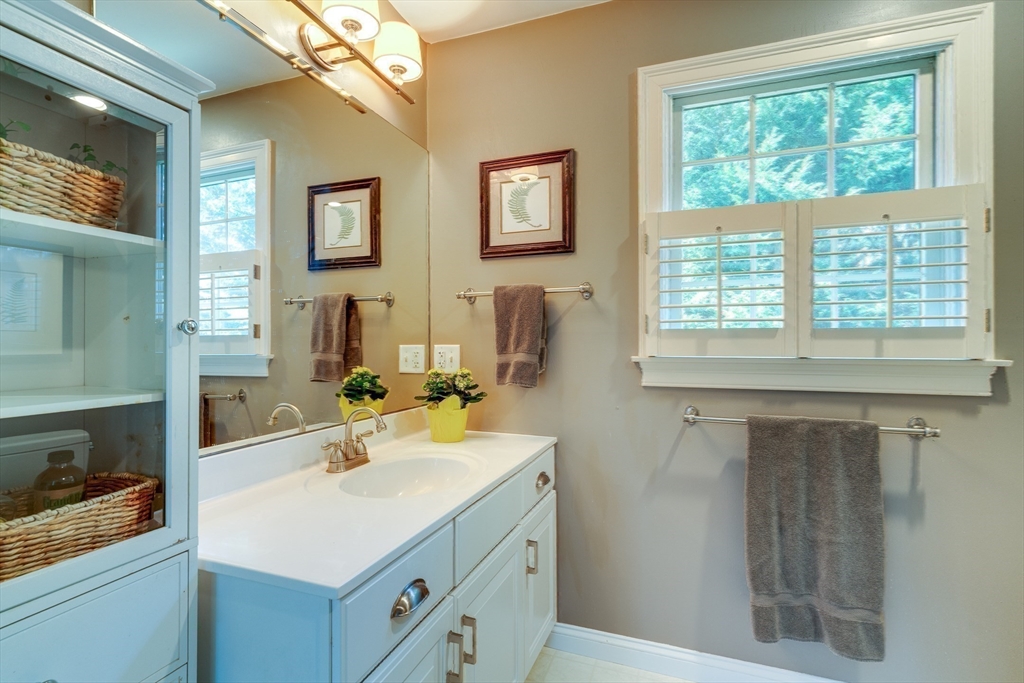 38 Hatherly Road Rockland, MA 02370 - Photo 15 of 27 Gallery Image 15