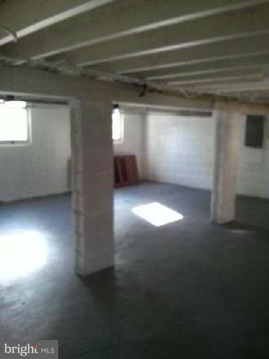 646 Orpington Road Baltimore, MD 21229 - Photo 18 of 30 a view of empty room with window