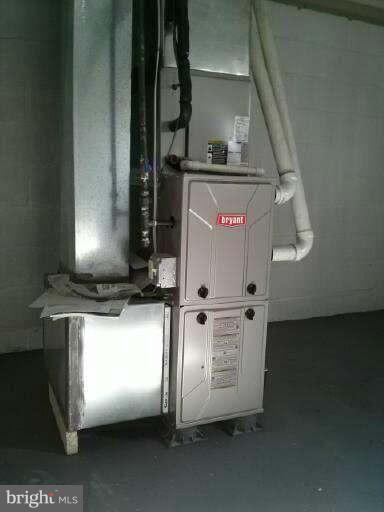 646 Orpington Road Baltimore, MD 21229 - Photo 20 of 30 a view of water heater room