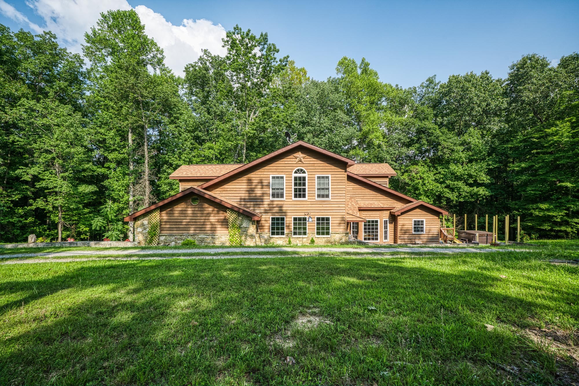 454 East Cove Road Monterey, TN 38574 - Photo 1 of 18 Gallery Image 1