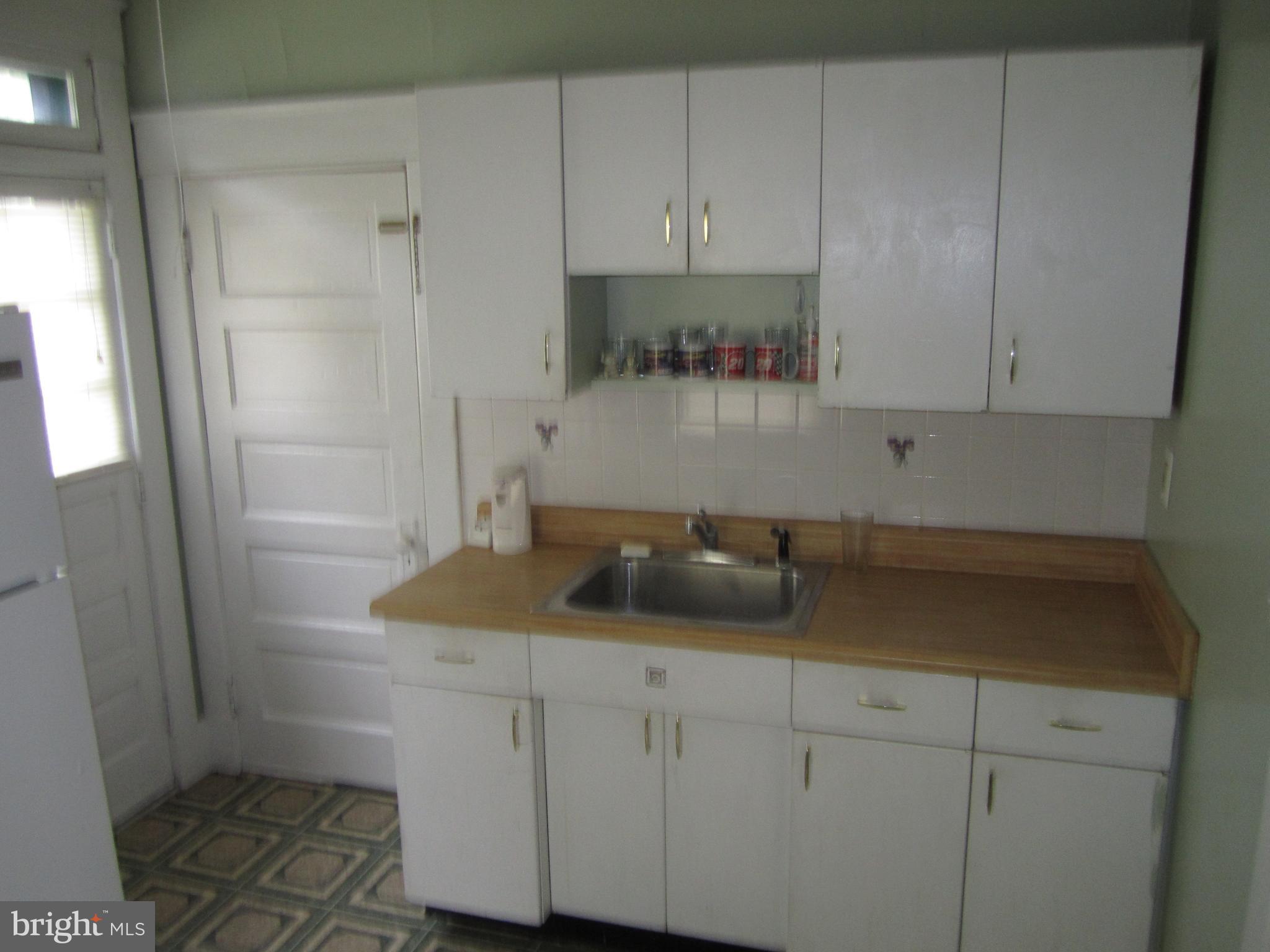 408 Charles Road Linthicum, MD 21090 - Photo 8 of 20