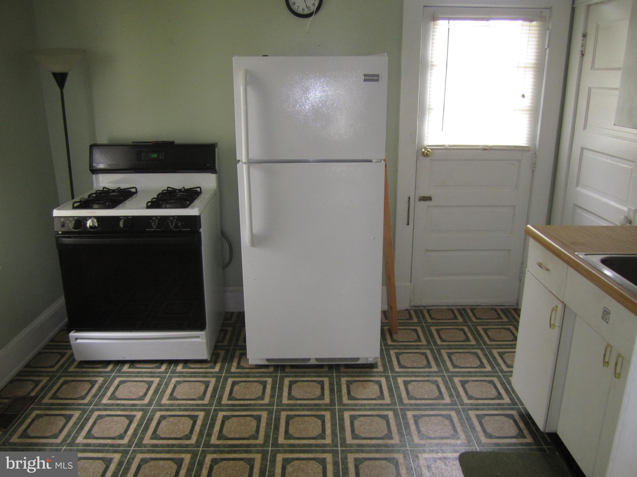 408 Charles Road Linthicum, MD 21090 - Photo 9 of 20