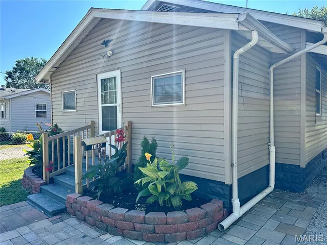$75,900 | 140 East Hawthorne Street, Hartford, IL 62048