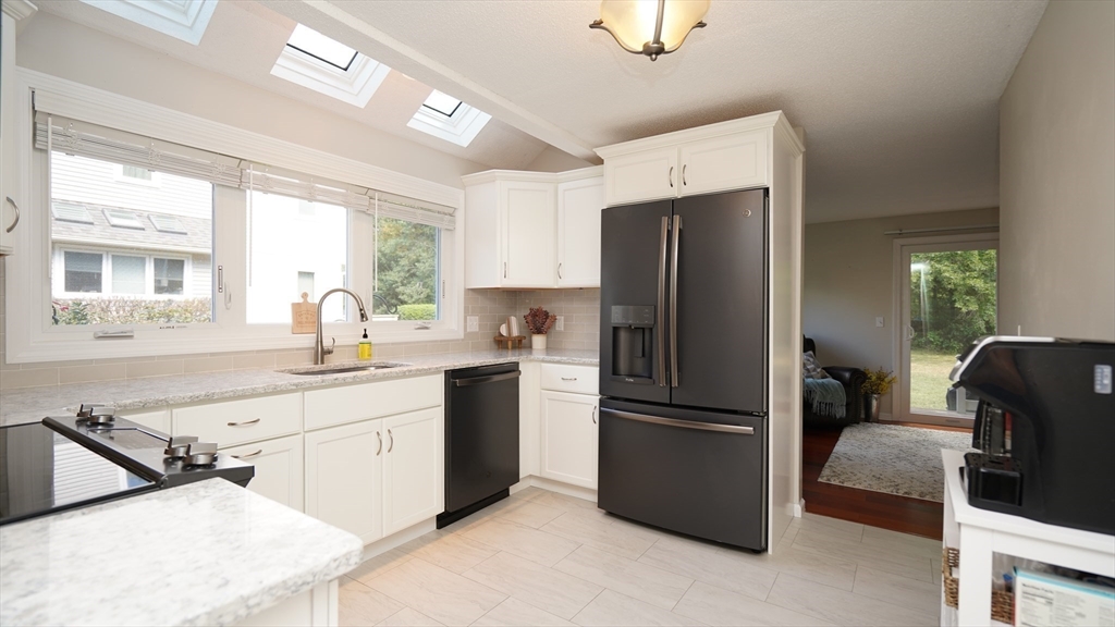 212 Maple Brook Road, Unit 212 Bellingham, MA 02019 - Photo 8 of 42 Gallery Image 8