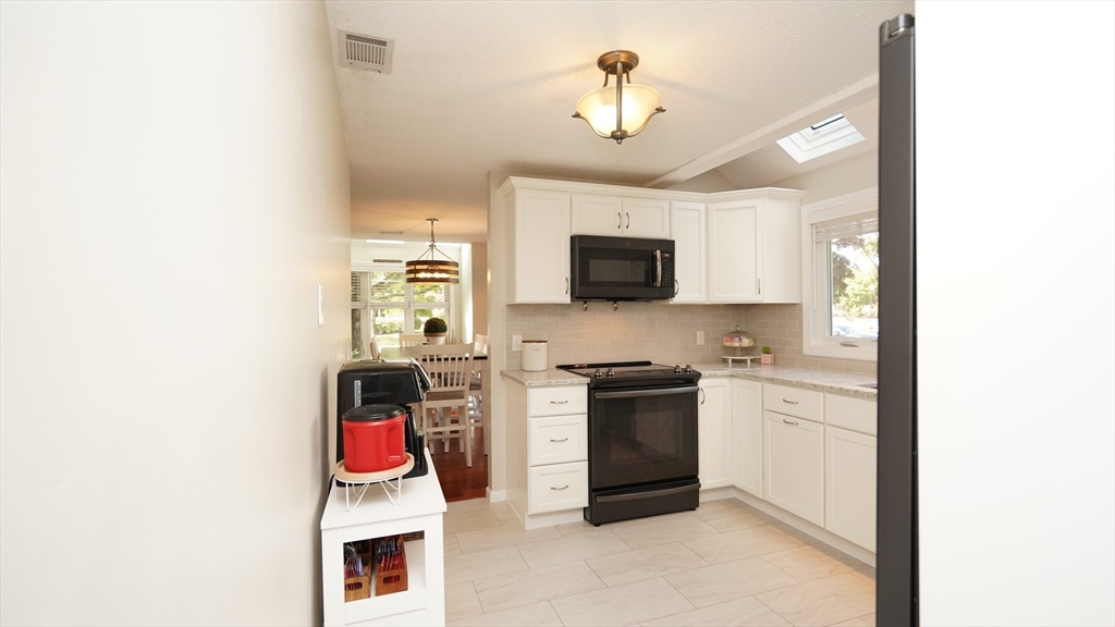 212 Maple Brook Road, Unit 212 Bellingham, MA 02019 - Photo 10 of 42 Gallery Image 10