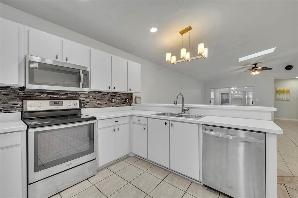 3817 Grove View Lane Port Orange, FL 32129 - Photo 5 of 31