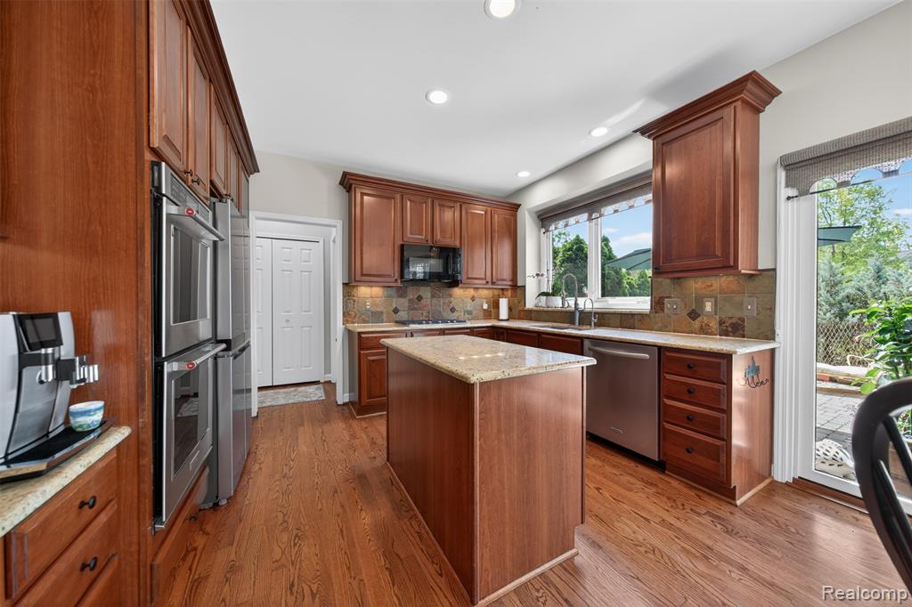 41621 Hempshire Street Novi, MI 48375 - Photo 15 of 76