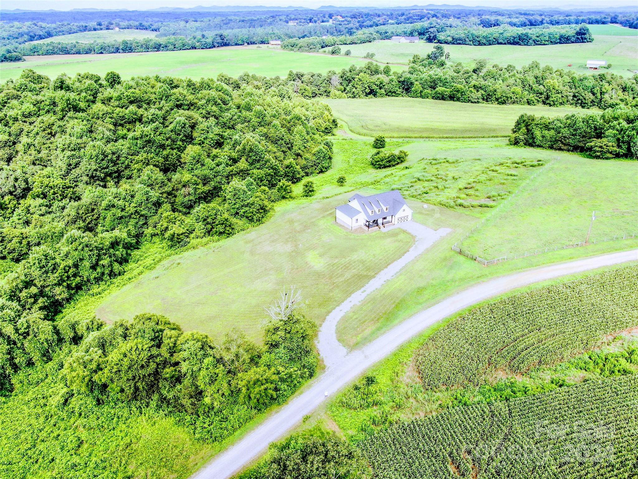 215 Autumn Road Harmony, NC 28634 - Photo 8 of 45 Gallery Image 8