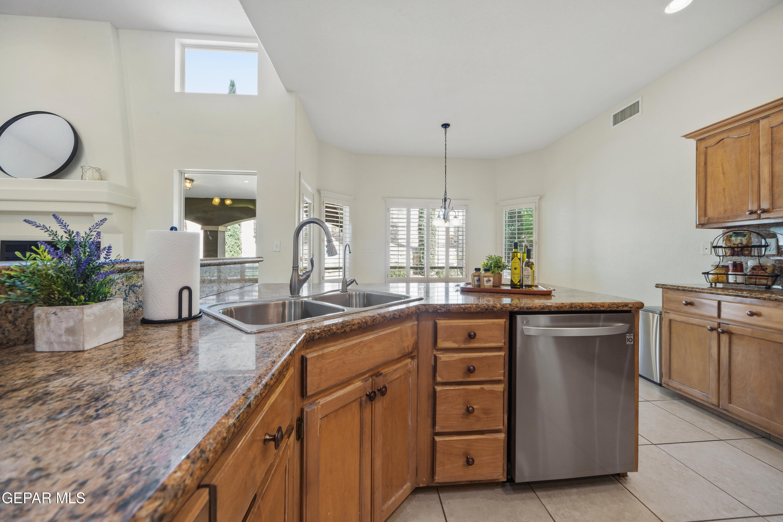 1472 Pioneer Ridge Drive El Paso, TX 79912 - Photo 13 of 58 19-A24I9976