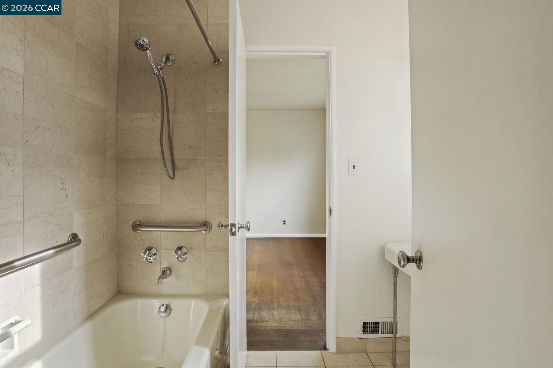 204 El Camino Real Berkeley, CA 94705 - Photo 26 of 55