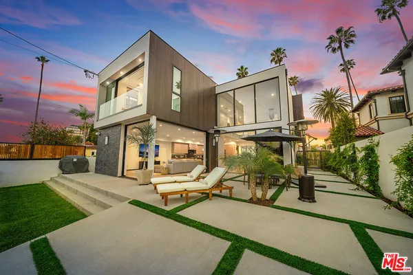 $23,000 | 200 North Doheny Drive, Beverly Hills, CA 90211