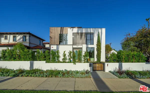 $23,000 | 200 North Doheny Drive, Beverly Hills, CA 90211