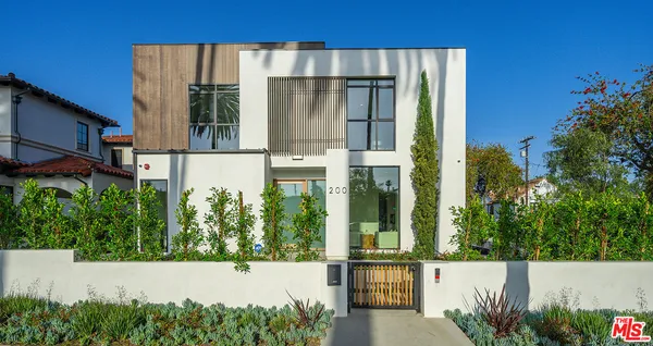 $23,000 | 200 North Doheny Drive, Beverly Hills, CA 90211