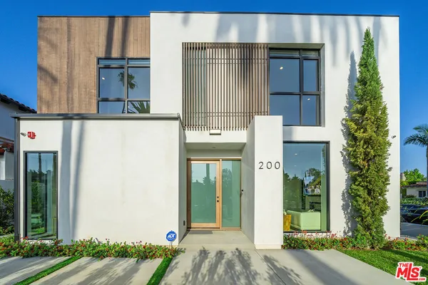 $23,000 | 200 North Doheny Drive, Beverly Hills, CA 90211