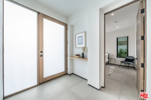 $23,000 | 200 North Doheny Drive, Beverly Hills, CA 90211