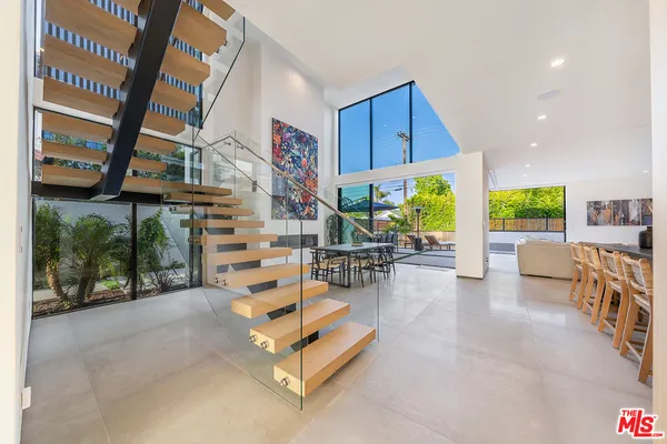 $23,000 | 200 North Doheny Drive, Beverly Hills, CA 90211