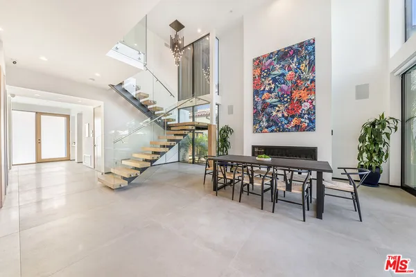 $23,000 | 200 North Doheny Drive, Beverly Hills, CA 90211