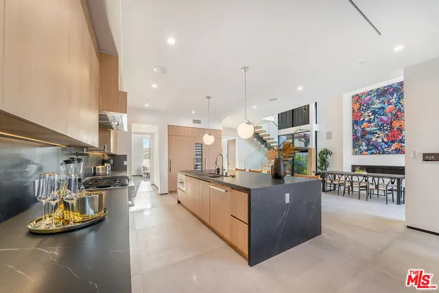 $23,000 | 200 North Doheny Drive, Beverly Hills, CA 90211