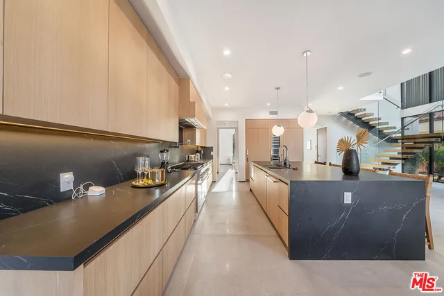 $23,000 | 200 North Doheny Drive, Beverly Hills, CA 90211