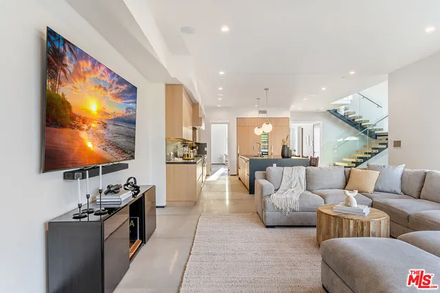 $23,000 | 200 North Doheny Drive, Beverly Hills, CA 90211