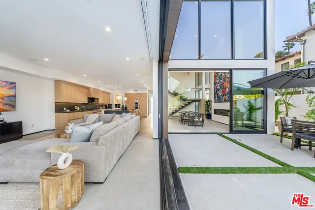 $23,000 | 200 North Doheny Drive, Beverly Hills, CA 90211