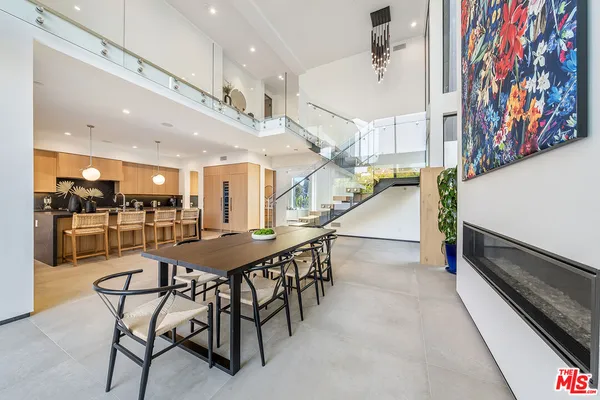 $23,000 | 200 North Doheny Drive, Beverly Hills, CA 90211