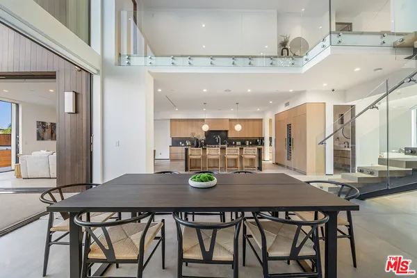 $23,000 | 200 North Doheny Drive, Beverly Hills, CA 90211