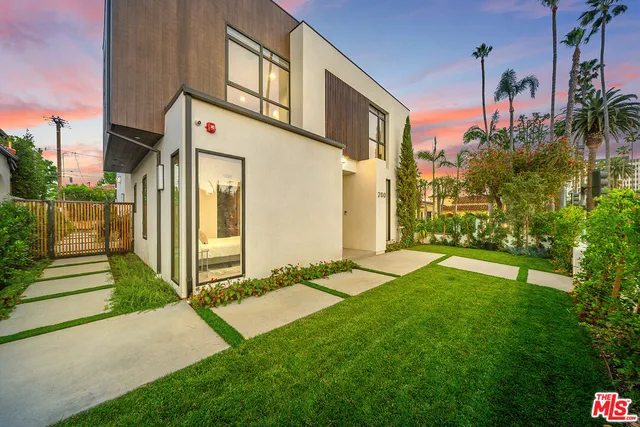 $23,000 | 200 North Doheny Drive, Beverly Hills, CA 90211