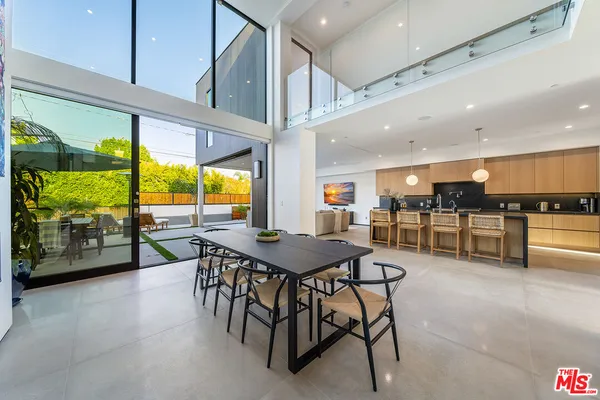 $23,000 | 200 North Doheny Drive, Beverly Hills, CA 90211