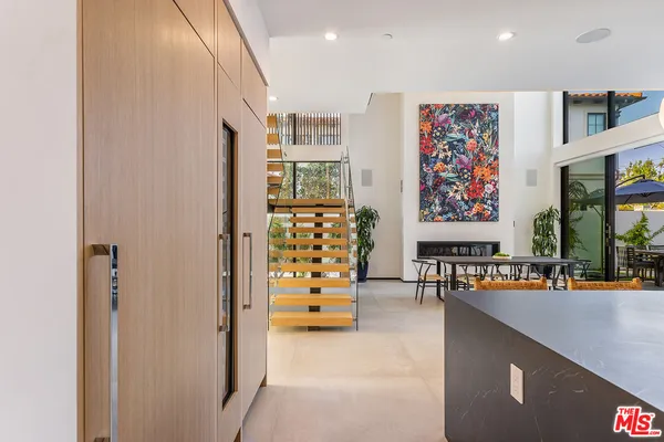 $23,000 | 200 North Doheny Drive, Beverly Hills, CA 90211