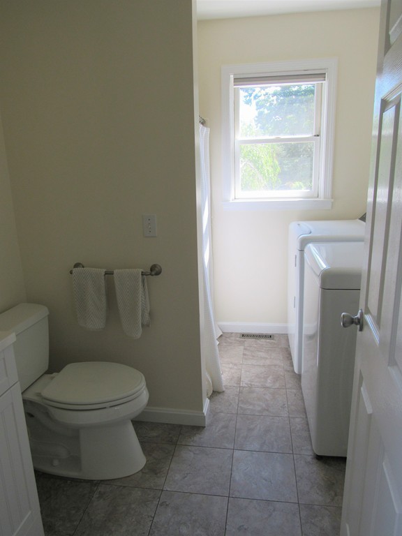 12 Hillcrest Road Dracut, MA 01826 - Photo 6 of 18