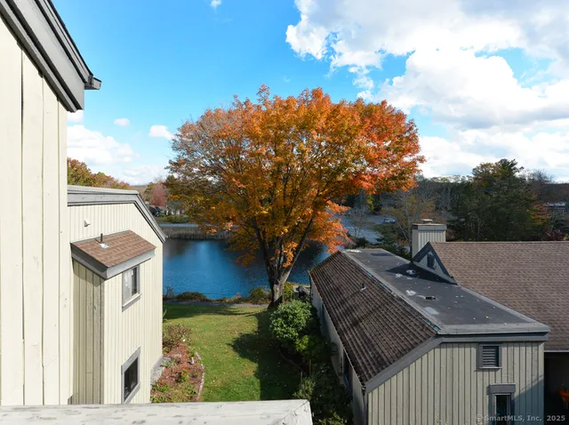 $239,000 | 44 Heritage Village, Unit F, Southbury, CT 06488