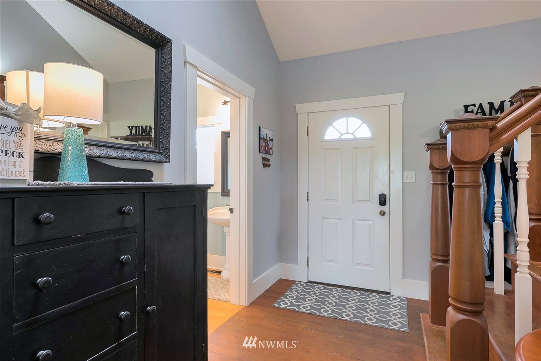 3114 Clearbrook Road Sumas, WA 98295 - Photo 2 of 25