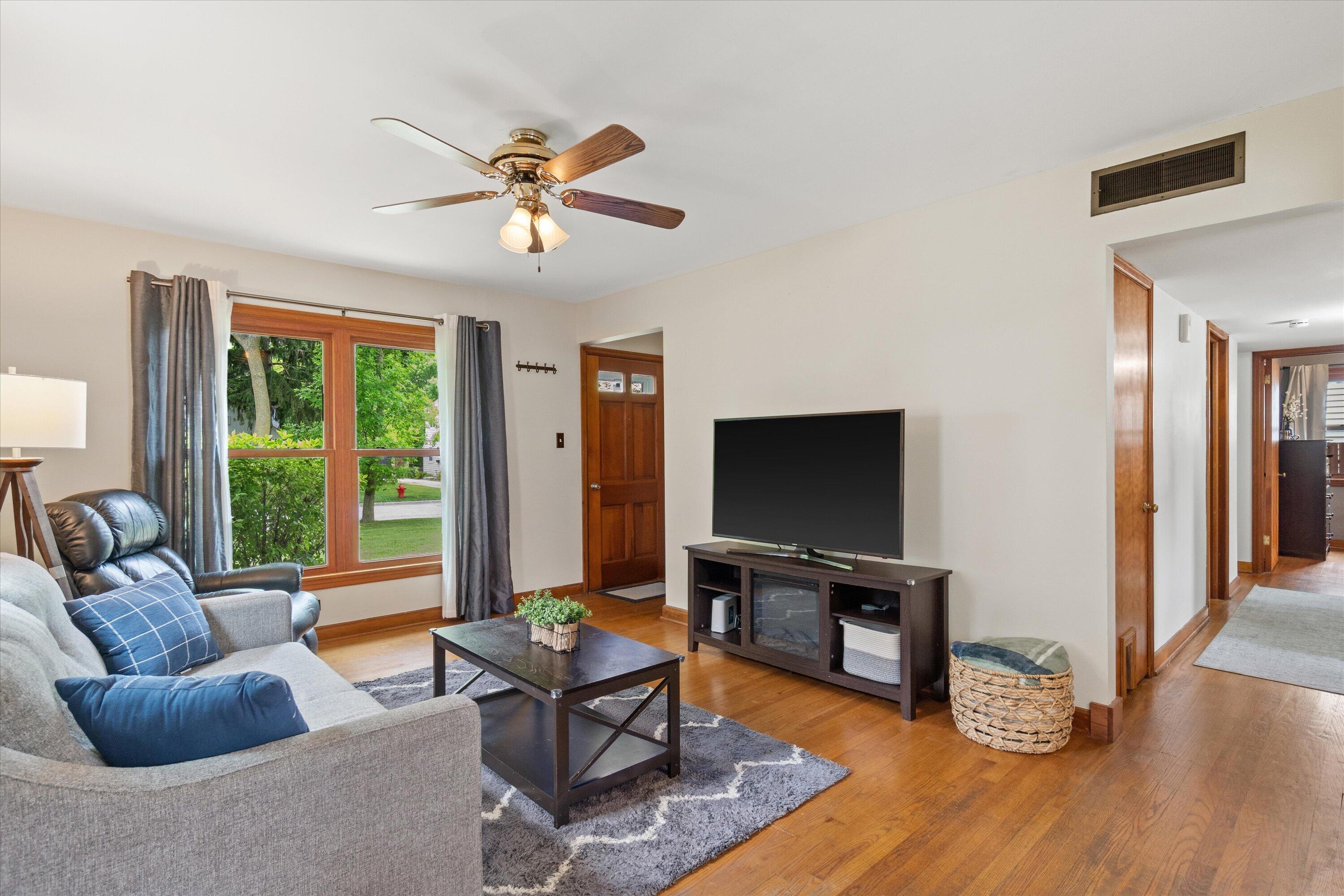 4342 Glenway Street Wauwatosa, WI 53222 - Photo 8 of 27 Open concept